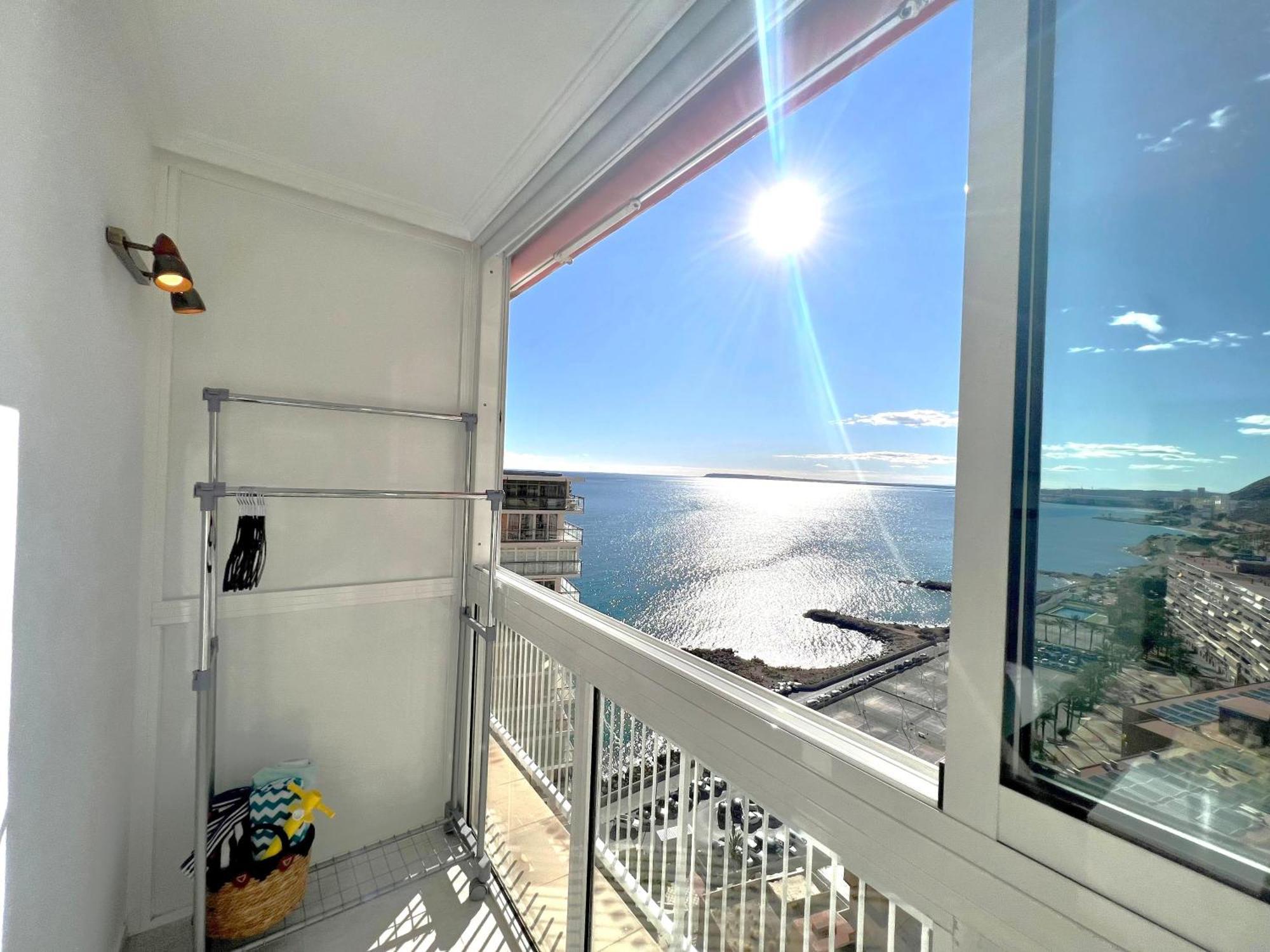 Vistas Al Mar. Gran Salon. Playa A 1 Minuto. Wifi Apartman Alicante Kültér fotó
