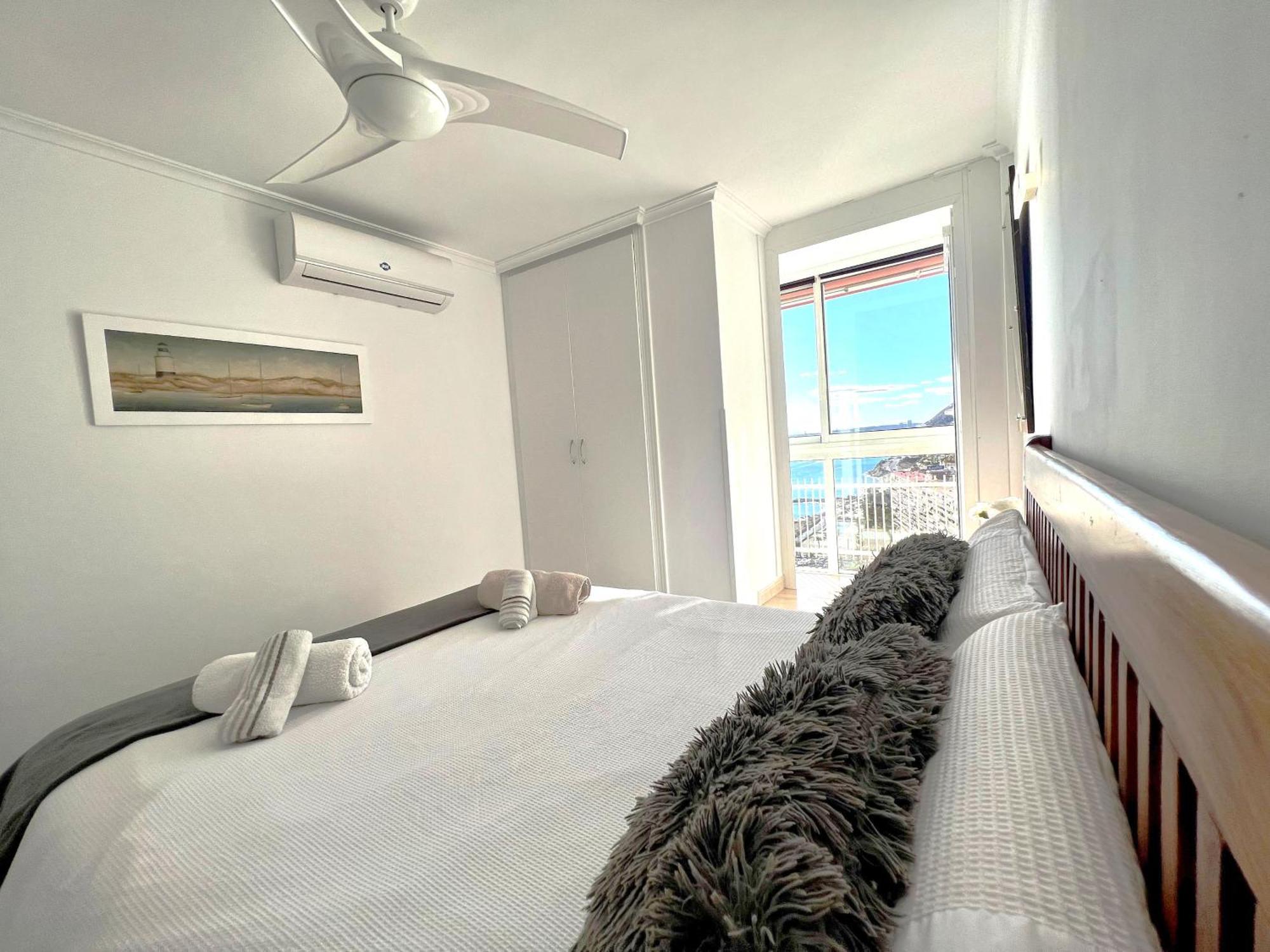 Vistas Al Mar. Gran Salon. Playa A 1 Minuto. Wifi Apartman Alicante Kültér fotó