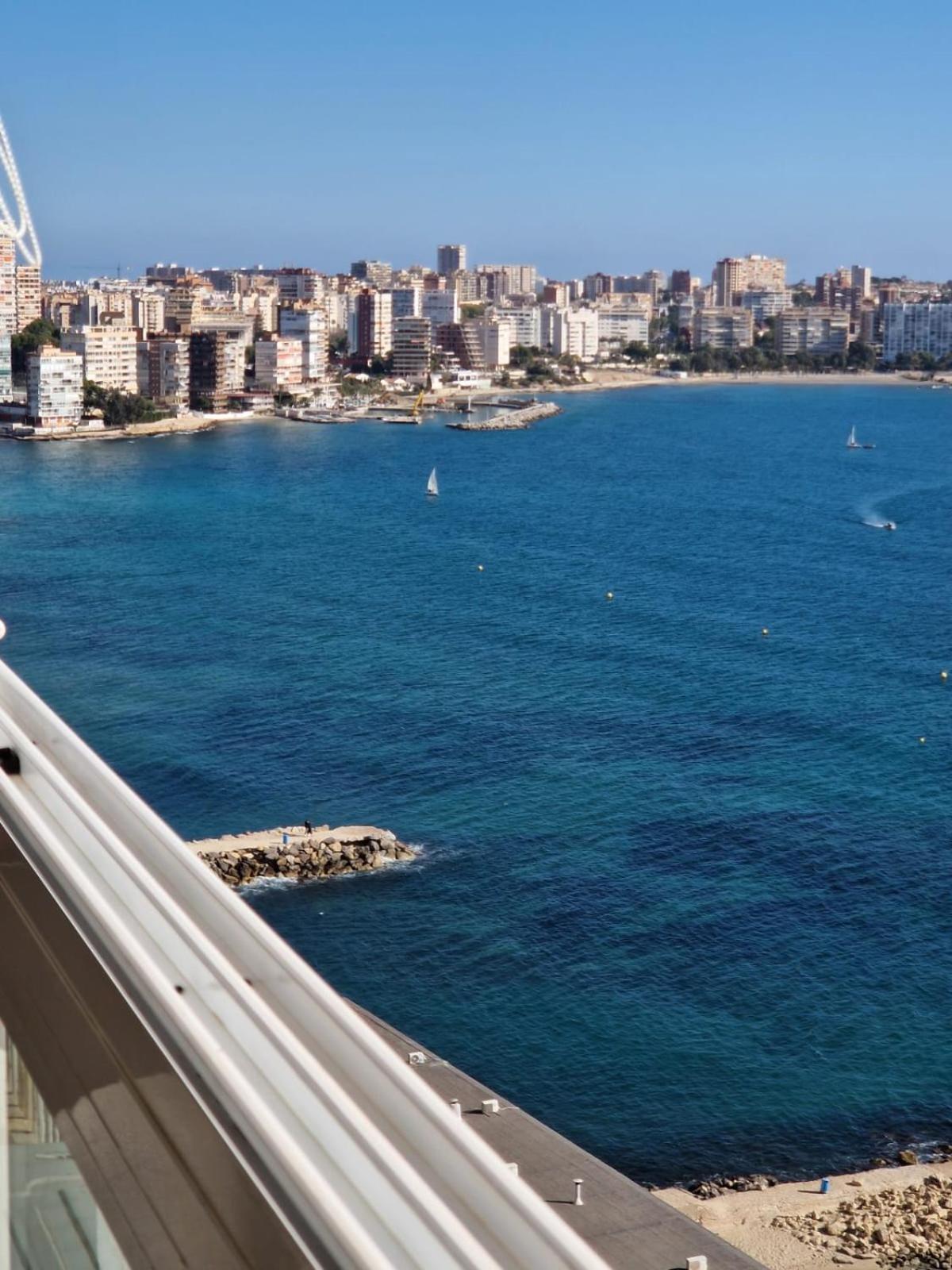 Vistas Al Mar. Gran Salon. Playa A 1 Minuto. Wifi Apartman Alicante Kültér fotó